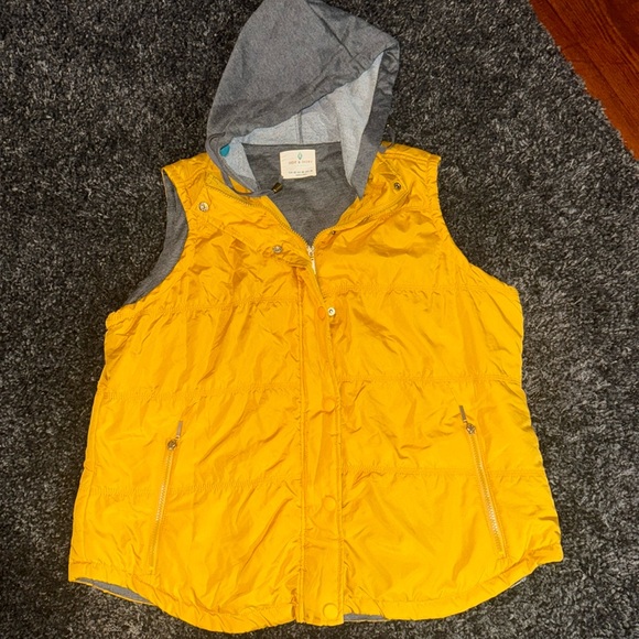 Jade & Ivory Jackets & Blazers - Gold/Yellow Puff Vest with Built in Gray Hoodie Size 2X